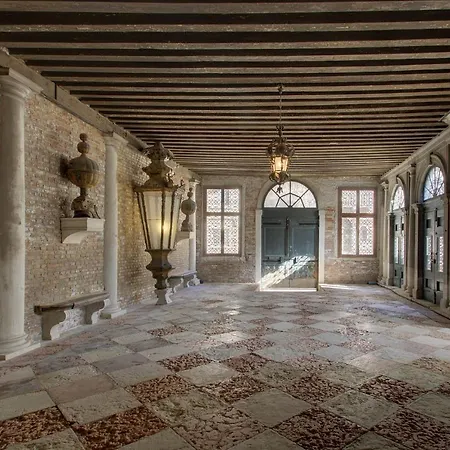 Doge Spiral Stairs Appartement Venise