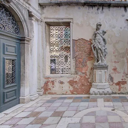 Doge Stair, Gorgeous - Bbc Grand 2024 Tour Recorded Here! Apartment