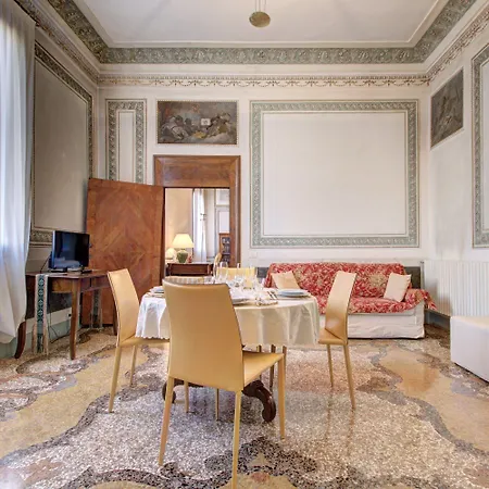 Apartment Doge Stair, Gorgeous - Bbc Grand 2024 Tour Recorded Here!