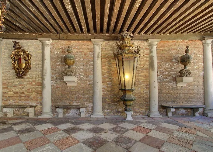 Doge Stair, Gorgeous - Bbc Grand 2024 Tour Recorded Here! Apartmán *