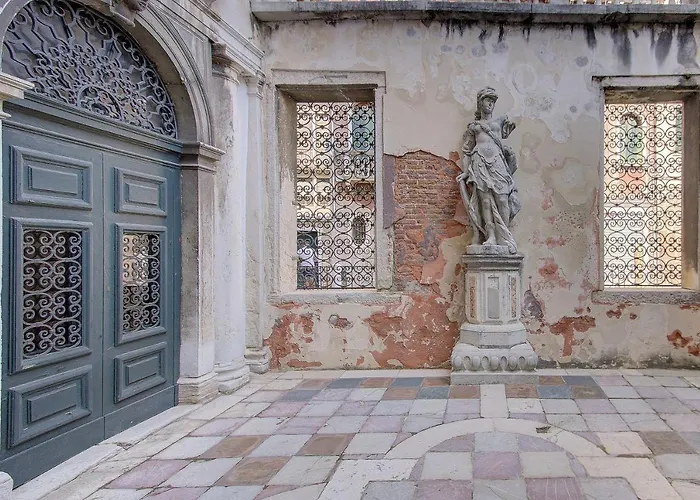 Doge Stair, Gorgeous - Bbc Grand 2024 Tour Recorded Here! Apartmán